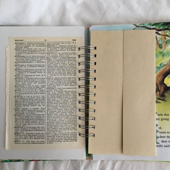 Disney Bambi Scrapbook *BRAND NEW - NEVER USED* - Picture 2 of 7